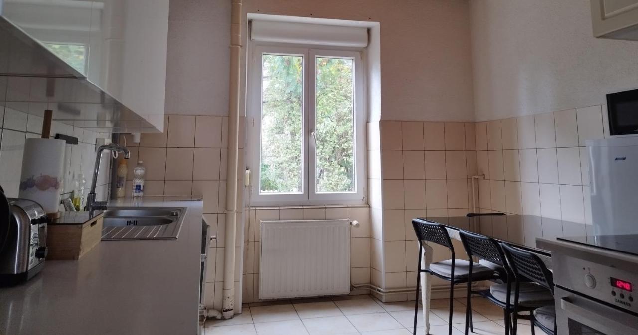 Le Thannois - Appartement 2 Chambres, Salon, Cuisine Equipee, Parking Et Wifi Gratuit Miluza Zewnętrze zdjęcie