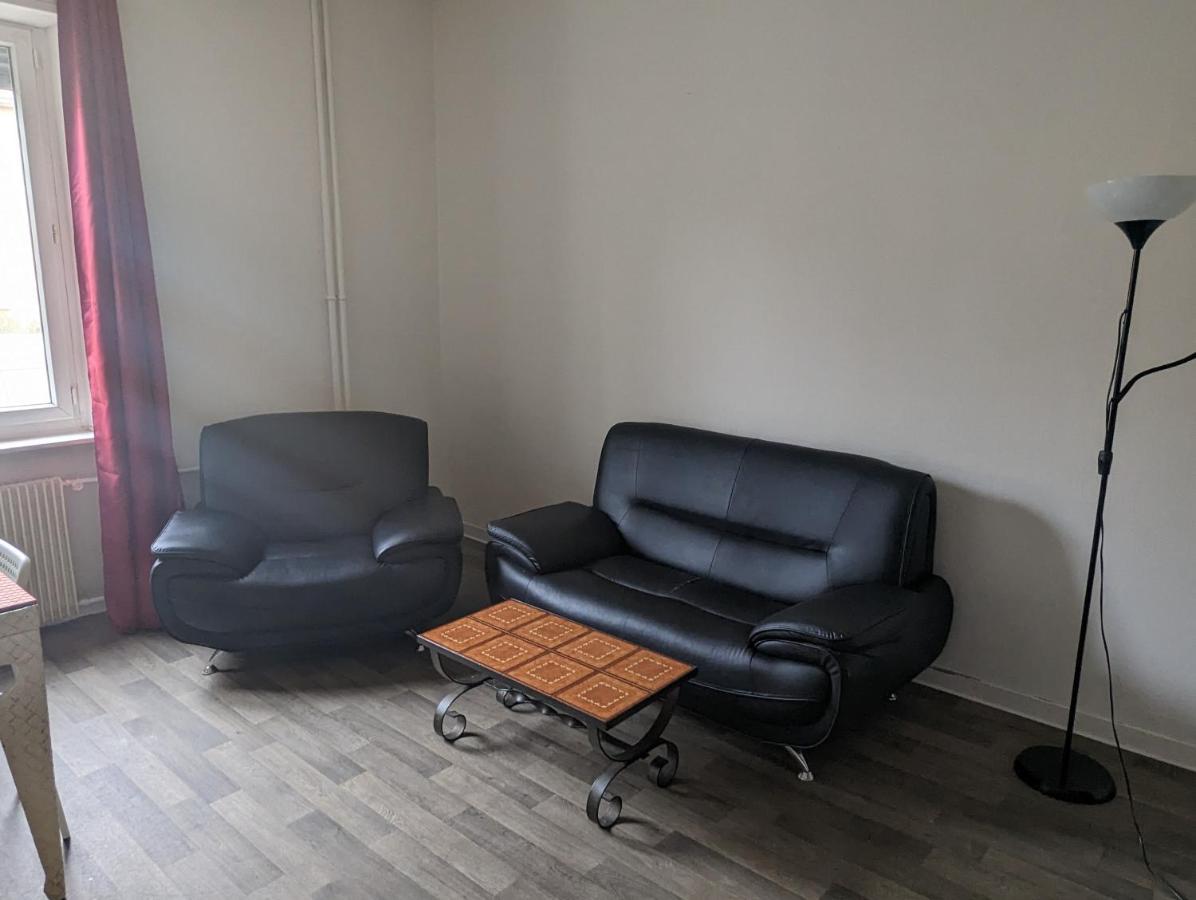 Le Thannois - Appartement 2 Chambres, Salon, Cuisine Equipee, Parking Et Wifi Gratuit Miluza Zewnętrze zdjęcie