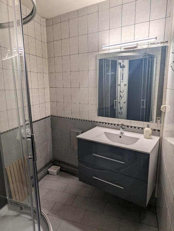 Le Thannois - Appartement 2 Chambres, Salon, Cuisine Equipee, Parking Et Wifi Gratuit Miluza Zewnętrze zdjęcie