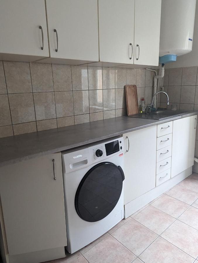 Le Thannois - Appartement 2 Chambres, Salon, Cuisine Equipee, Parking Et Wifi Gratuit Miluza Zewnętrze zdjęcie