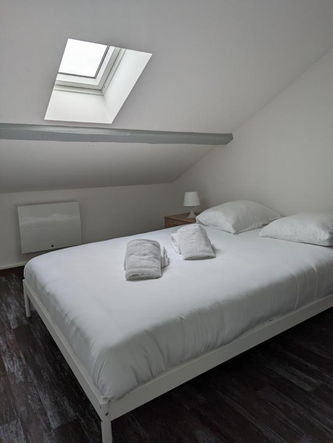 Le Thannois - Appartement 2 Chambres, Salon, Cuisine Equipee, Parking Et Wifi Gratuit Miluza Zewnętrze zdjęcie